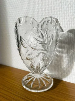 Vase allemand en cristal et forme de cœur
