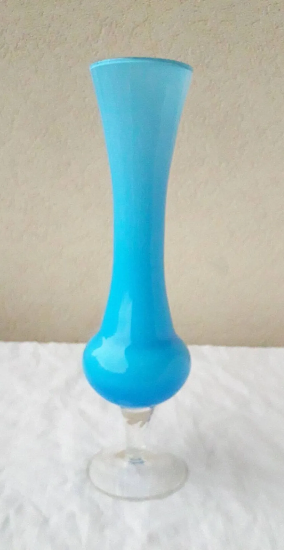 Vase bleu en opaline