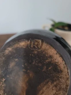 Vase boule en grès vernissé