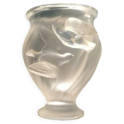Vase cristal ancien signé Lalique