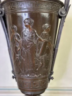 Vase en bronze dans le goût de l’antique, France vers 1880
