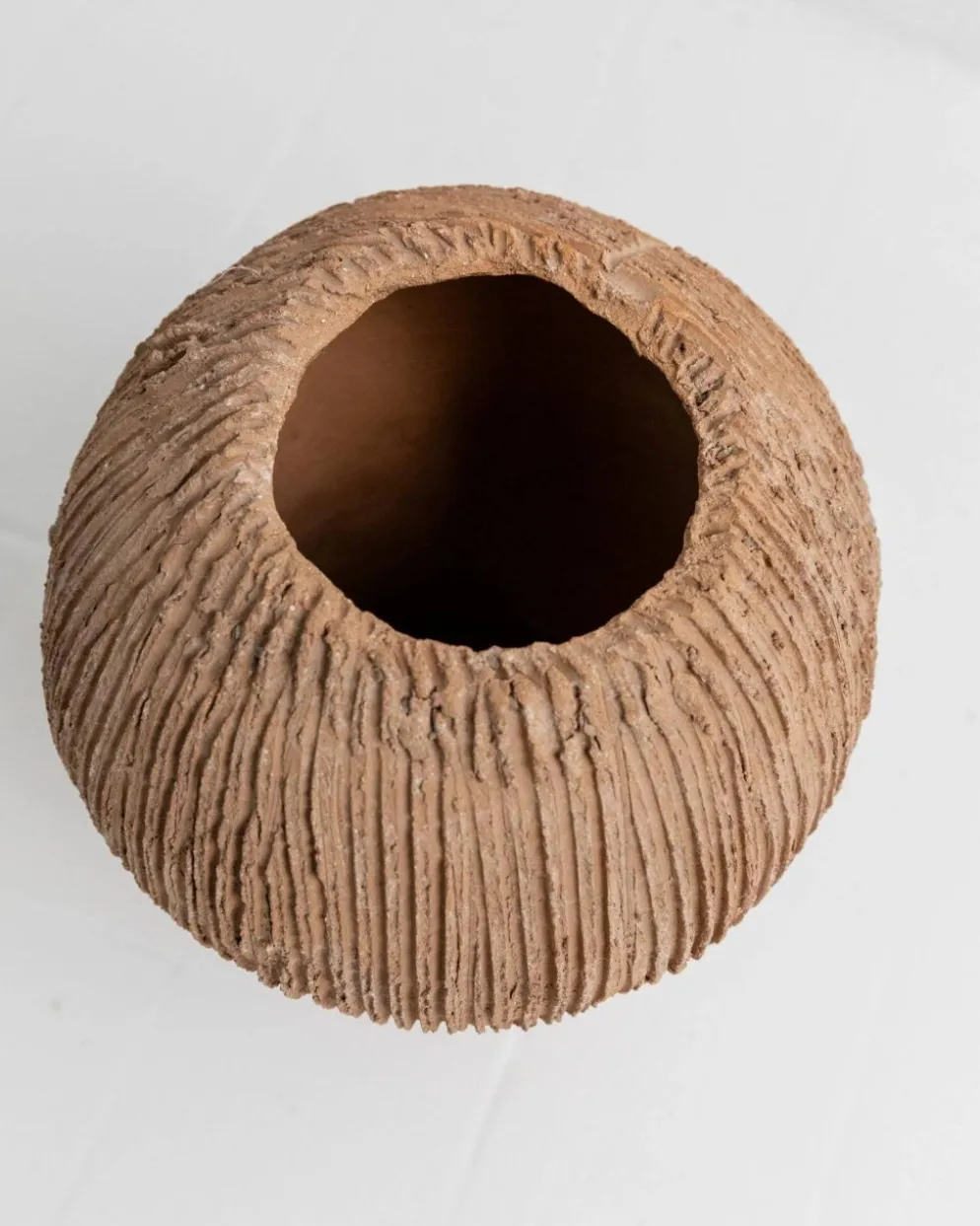 Vase en céramique vintage des années 1980, forme de tête sculpturale avec visage émaillé vert, objet d’art en terre cuite