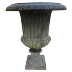 Vase en fonte 19ème 