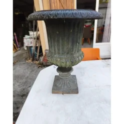 Vase en fonte 19ème 