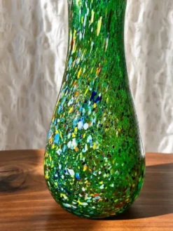 Vase en verre art moderne vintage vert Budveszel Gyula Hongrie années 1990
