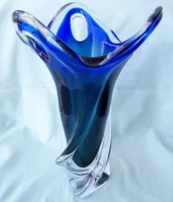 Vase en verre bleu style Murano