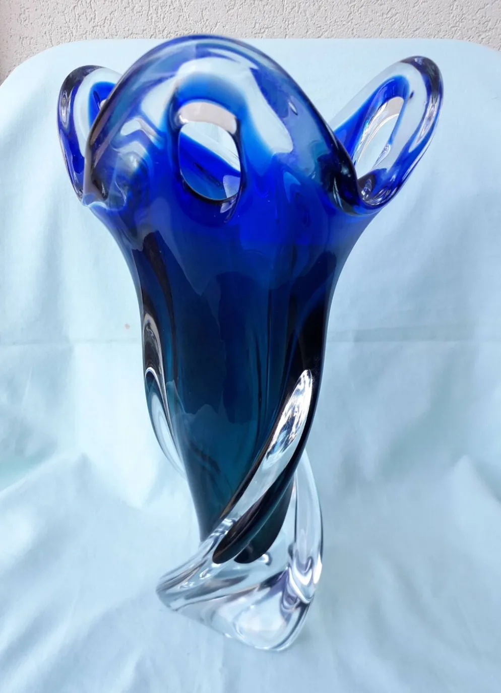 Vase en verre bleu style Murano