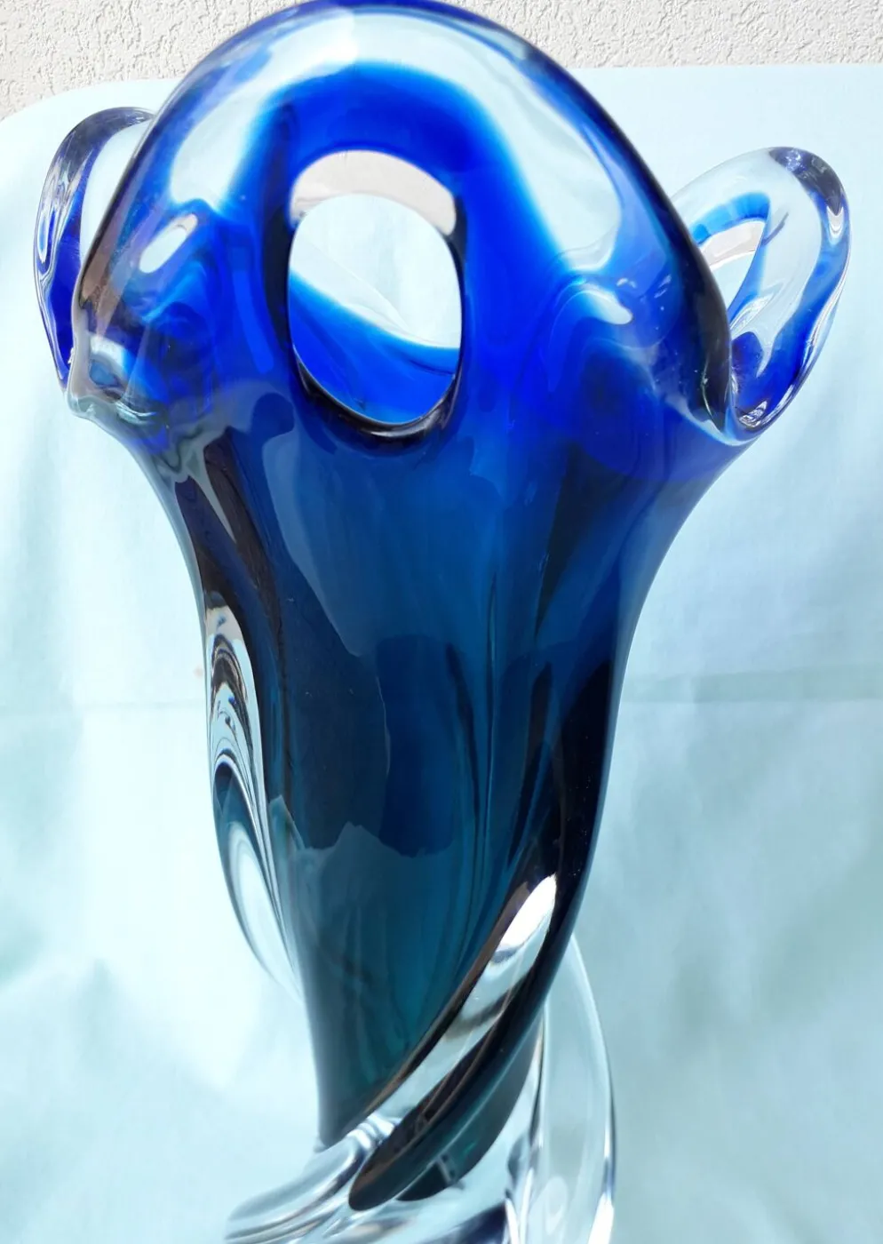 Vase en verre bleu style Murano