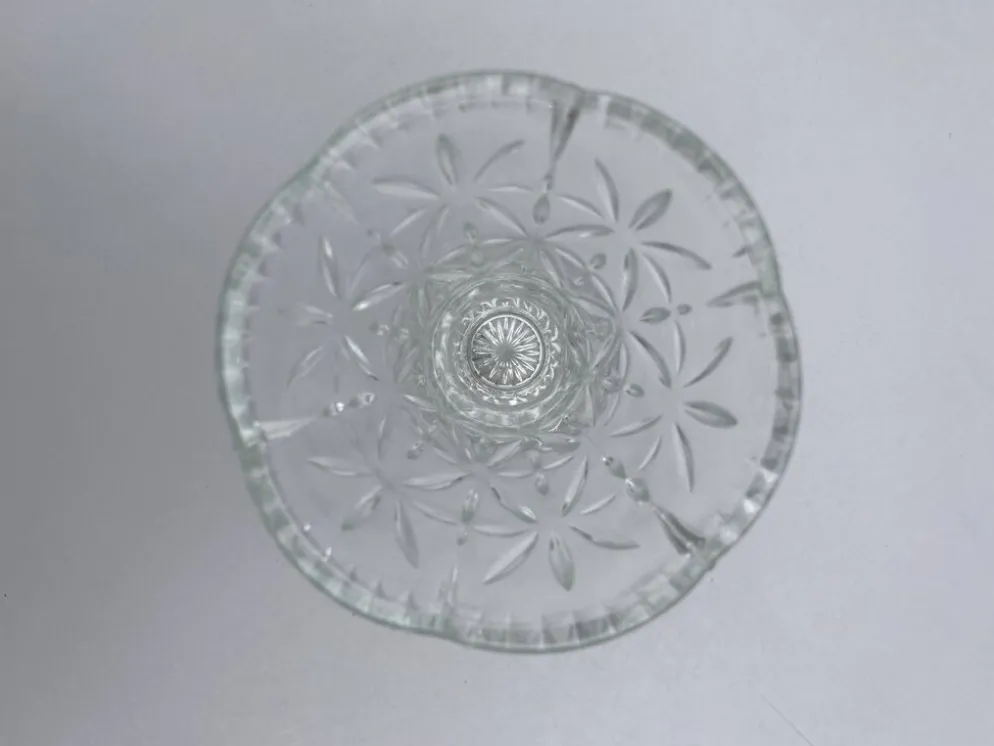 Vase en verre moulé vintage années 60-70, décor géométrique