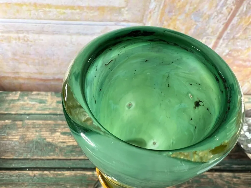 Vase en verre soufflé Guy Untrauer, signé et daté 1990
