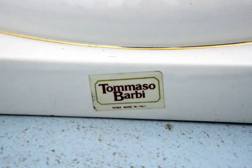 Vase et colonne surdimensionnés en céramique blanche de Tommaso Barbi, Italie 1970