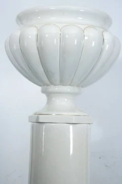 Vase et colonne surdimensionnés en céramique blanche de Tommaso Barbi, Italie 1970