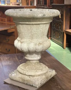 Vase Médicis en pierre reconstituée des années 70