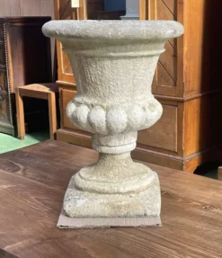 Vase Médicis en pierre reconstituée des années 70