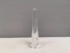 Vase mince transparent en verre cristal d'Örrefors Suède des années 1980.