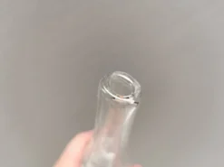Vase mince transparent en verre cristal d'Örrefors Suède des années 1980.