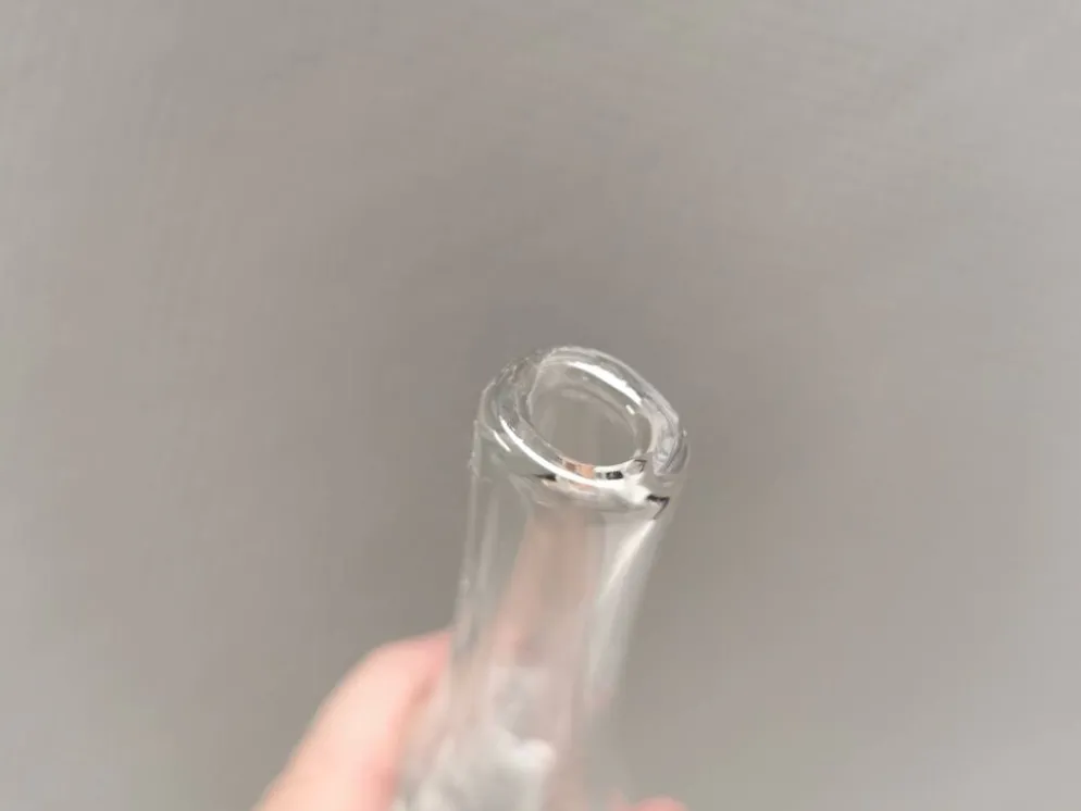 Vase mince transparent en verre cristal d'Örrefors Suède des années 1980.