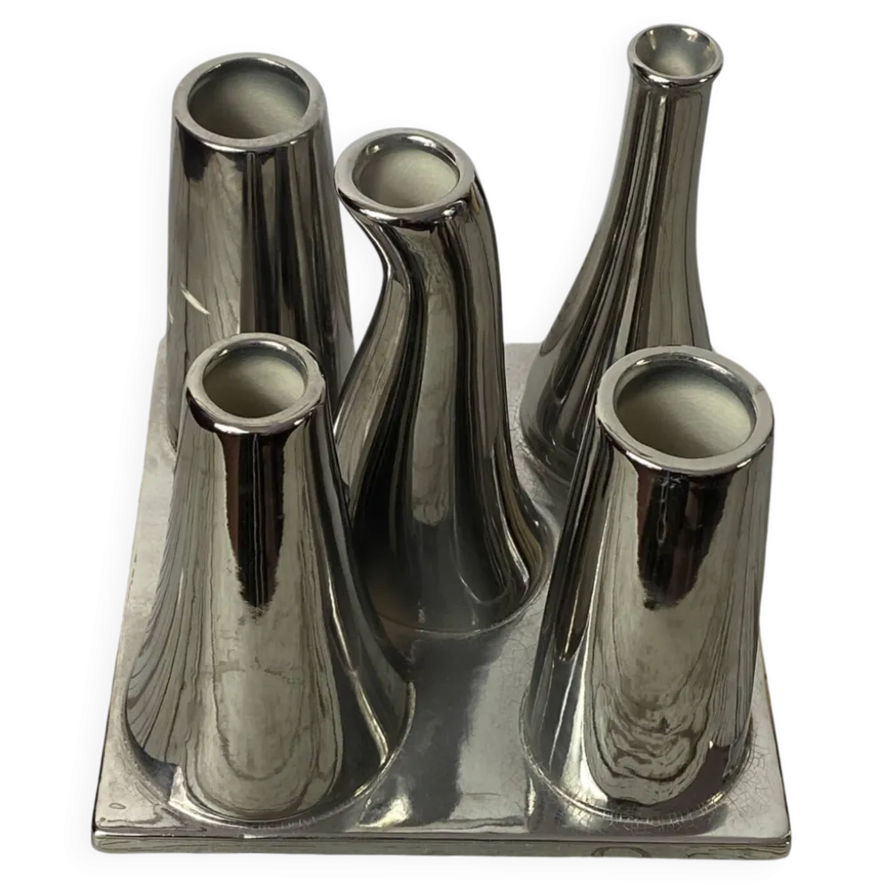 Vase multitubes asymétriques sur socle en céramique argentée, 1970