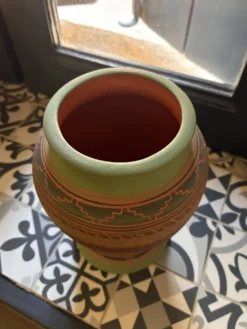 Vase Navajo signé David Willie – 1998 – Poterie gravée traditionnelle