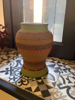 Vase Navajo signé David Willie – 1998 – Poterie gravée traditionnelle
