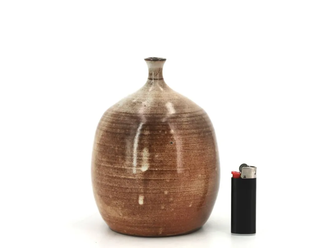 Vase ovoïde à petit col en céramique marron beige et coulures blanches