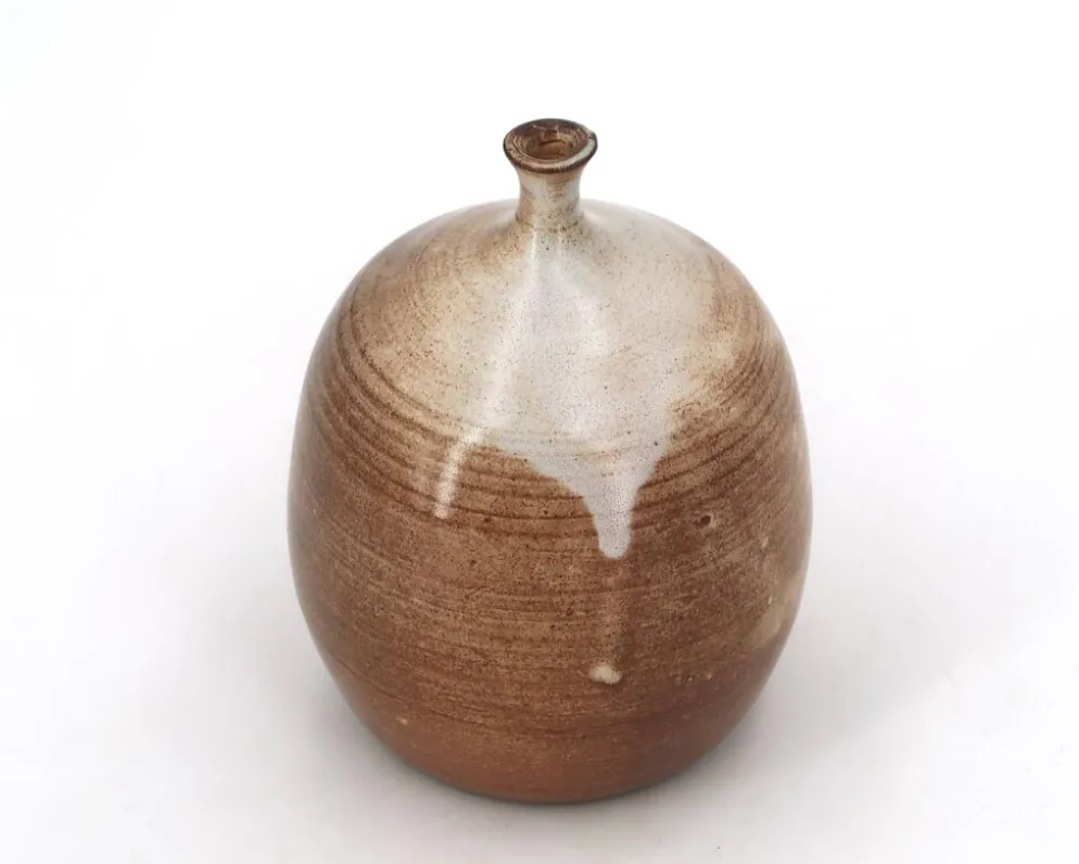 Vase ovoïde à petit col en céramique marron beige et coulures blanches