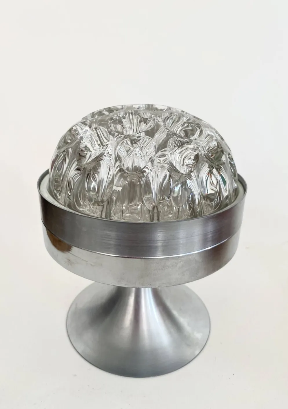 Vase pique-fleurs, support métal années 80
