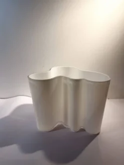 Vase Savoy 3030 design Alvar Aalto pour iittalia