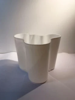 Vase Savoy 3030 design Alvar Aalto pour iittalia