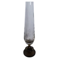 Vase soliflore en verre ciselé et pied en verre fumé