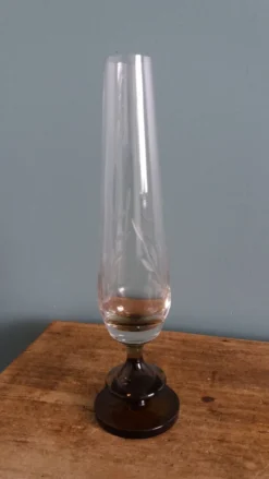 Vase soliflore en verre ciselé et pied en verre fumé