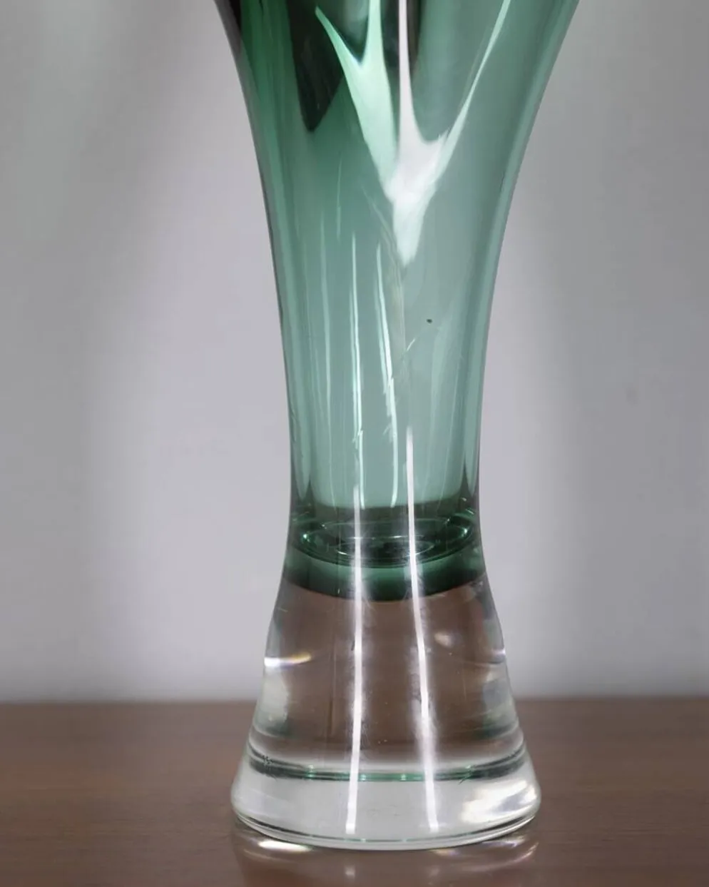Vase Sommerso en verre de Murano vert par V.A.C. Cimarosti & Pinzan, années 1960