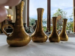 Vases solifleur en laiton brutaliste italien des années 50 – Ensemble de 4