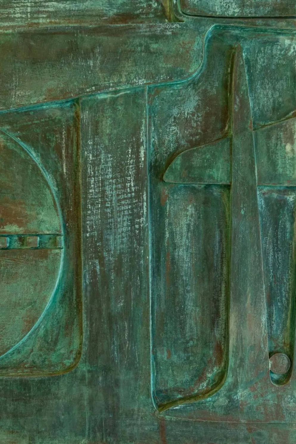 Victoire de Segonzac. Panneau triptyque sculpté et cuivré. Contemporain