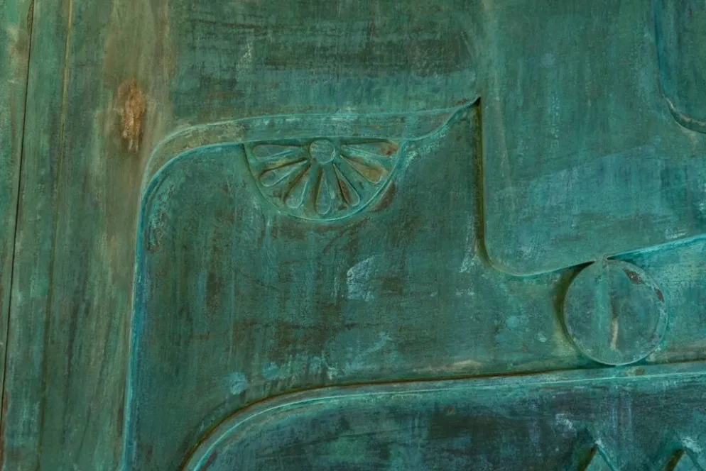 Victoire de Segonzac. Panneau triptyque sculpté et cuivré. Contemporain