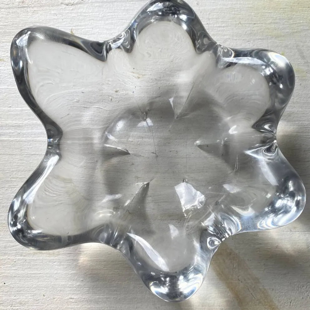 Vide poche , cendrier en verre en cristal forme d'étoile