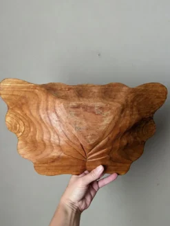 Vide poche coquillage en bois sculpté