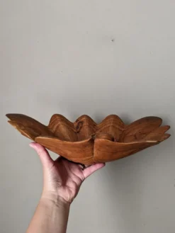 Vide poche coquillage en bois sculpté