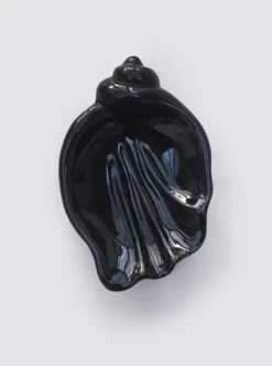 Vide-poche coquillage en céramique noire