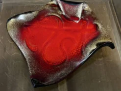vide-poche en céramique émaillée rouge flambée signée- années 60