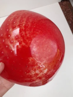 Vide poche en verre de Murano bullicante rouge signé
