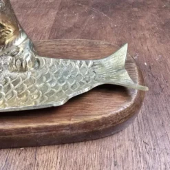 Vide-poche vintage chat poisson en laiton sur socle bois massif