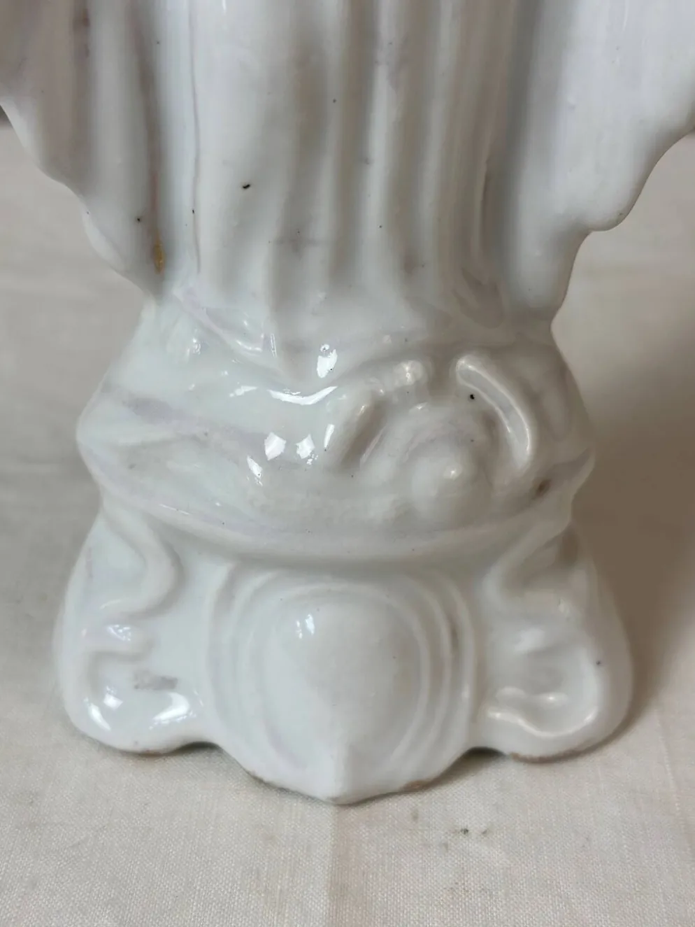 Vierge en porcelaine