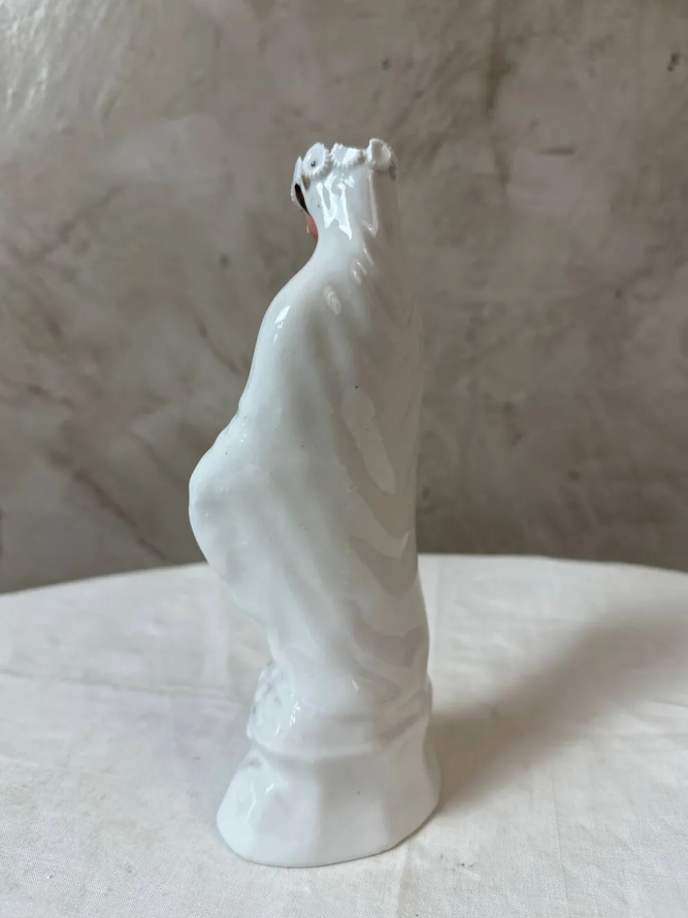 Vierge en porcelaine