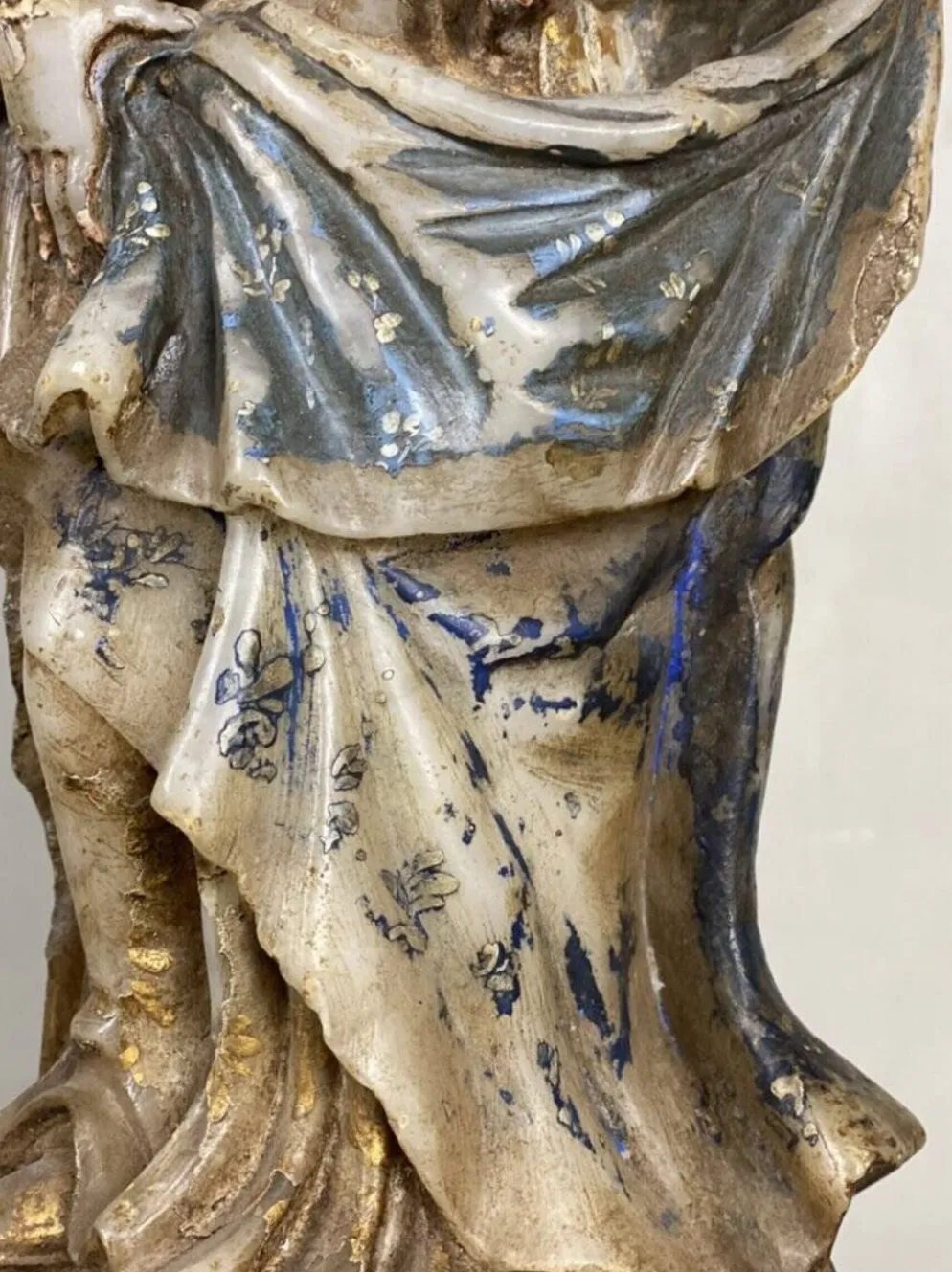 Vierge à l’enfant en albâtre, trace importante de polychromie, Flandre XVIème siècle