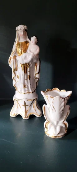 Vierge à l'enfant et vase dorés à l'or fin