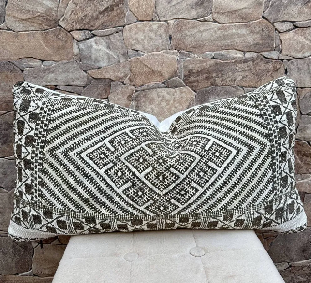 Vintage Moroccan berber boujaad pillow