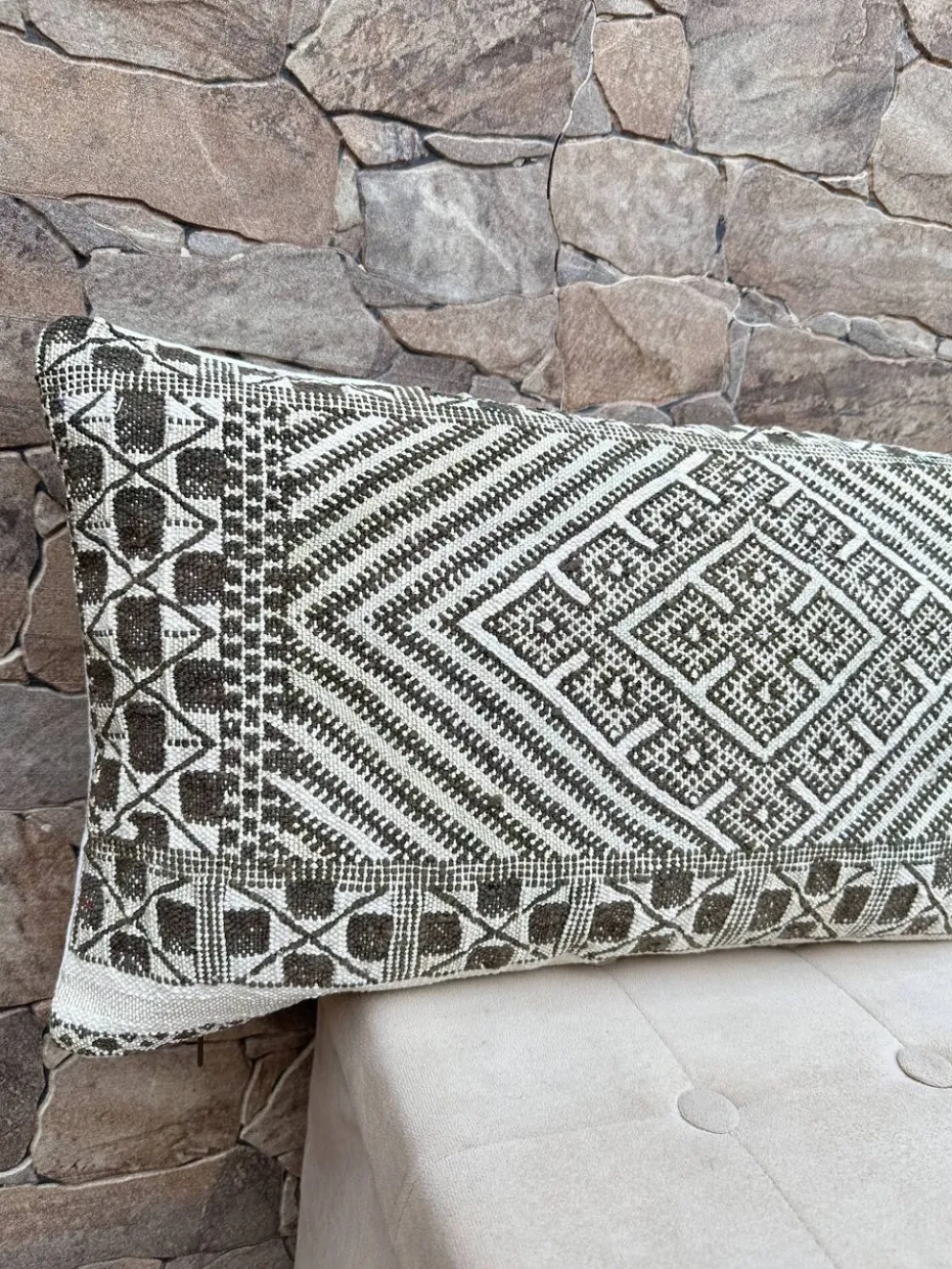 Vintage Moroccan berber boujaad pillow