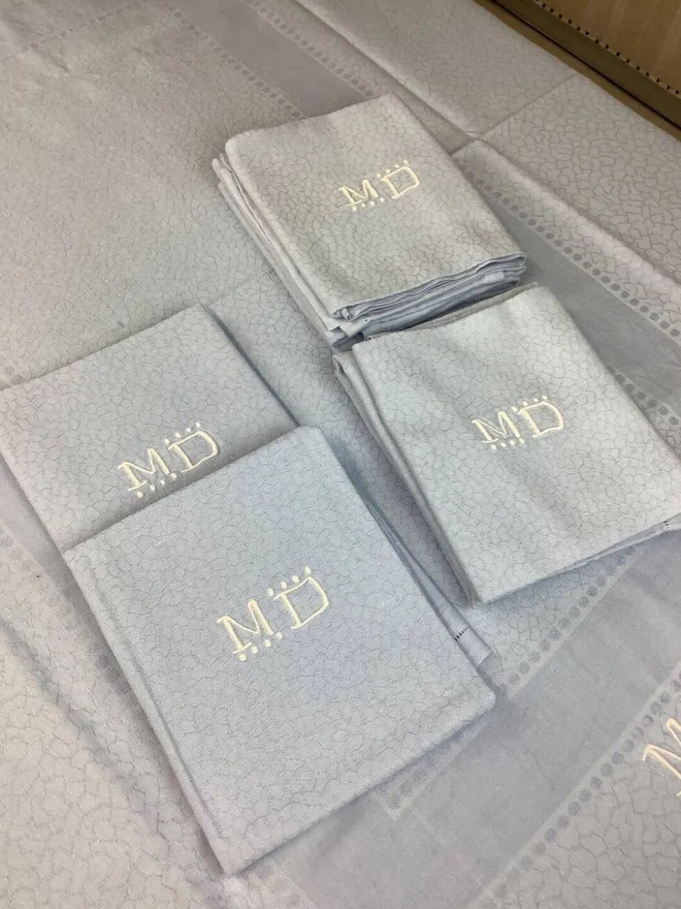 Vintage nappe & serviettes damassés monogramme