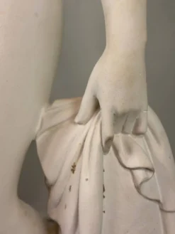 Vénus à la pomme, d’après le modèle de Bertel Thorvaldsen en marbre reconstitué, XXème siècle